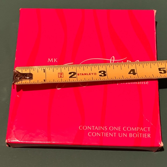 New Mary Kay Makeup Compact💞💞 - Picture 2 of 5